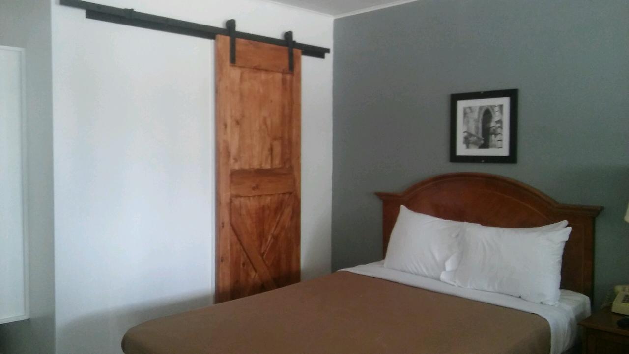 The Oak Motel La Grange Luaran gambar