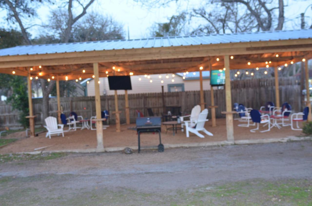 The Oak Motel La Grange Luaran gambar