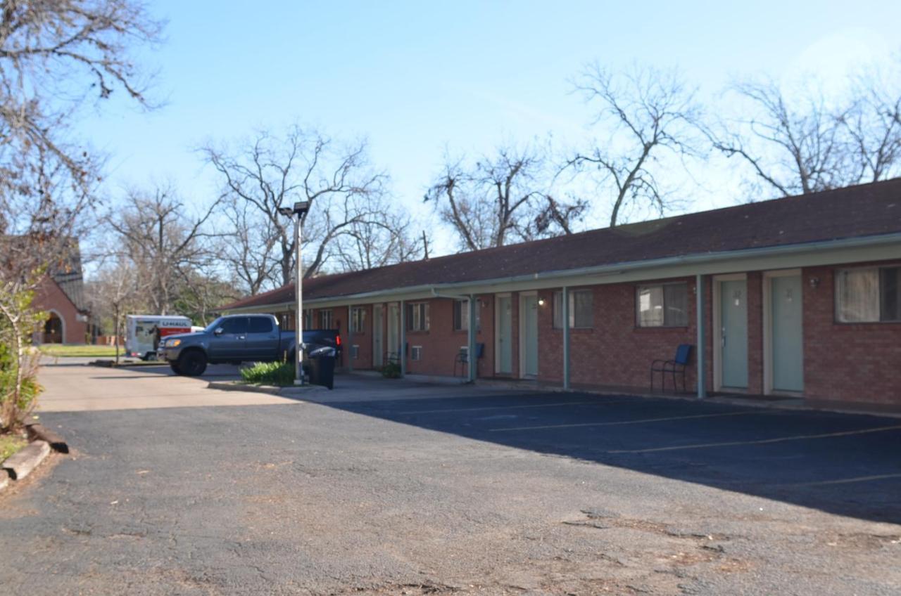 The Oak Motel La Grange Luaran gambar