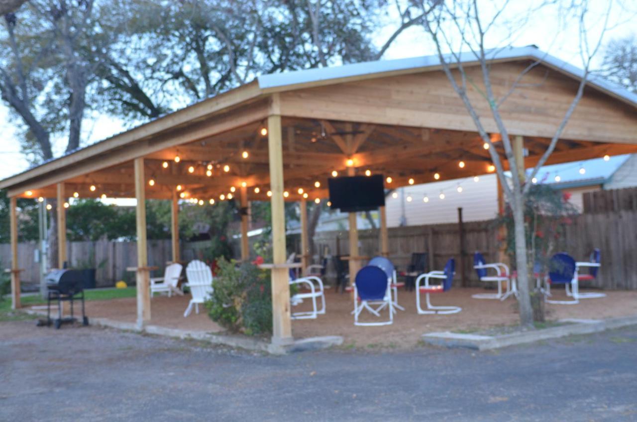 The Oak Motel La Grange Luaran gambar